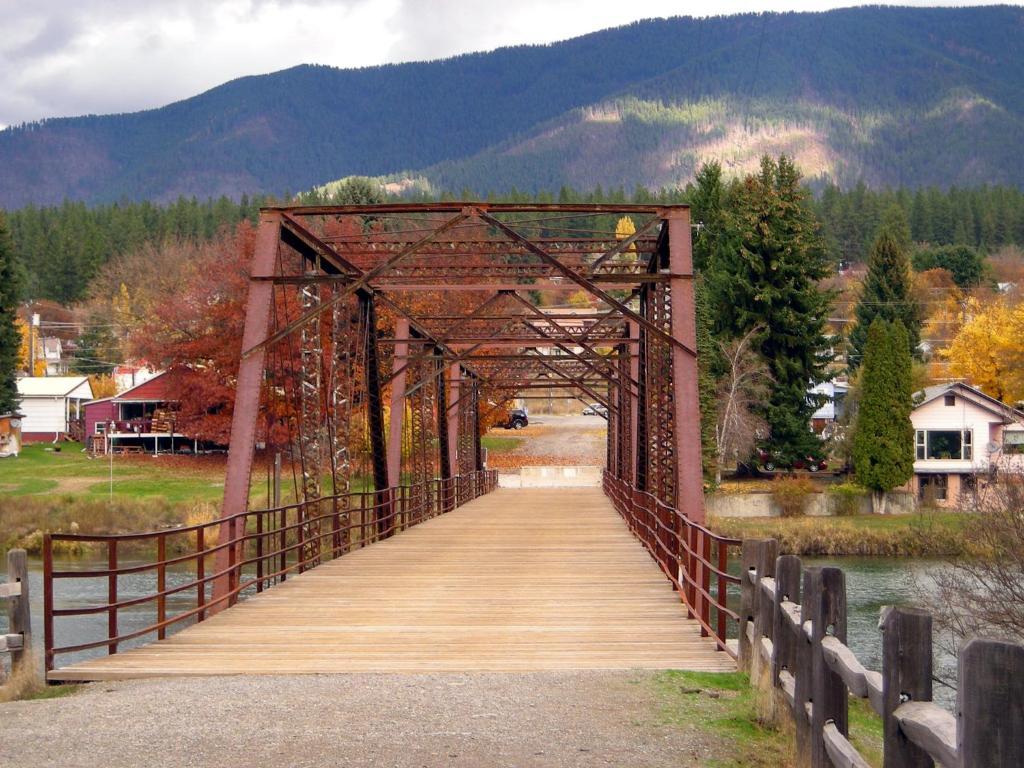 Falls MotelThompson Falls エクステリア 写真
